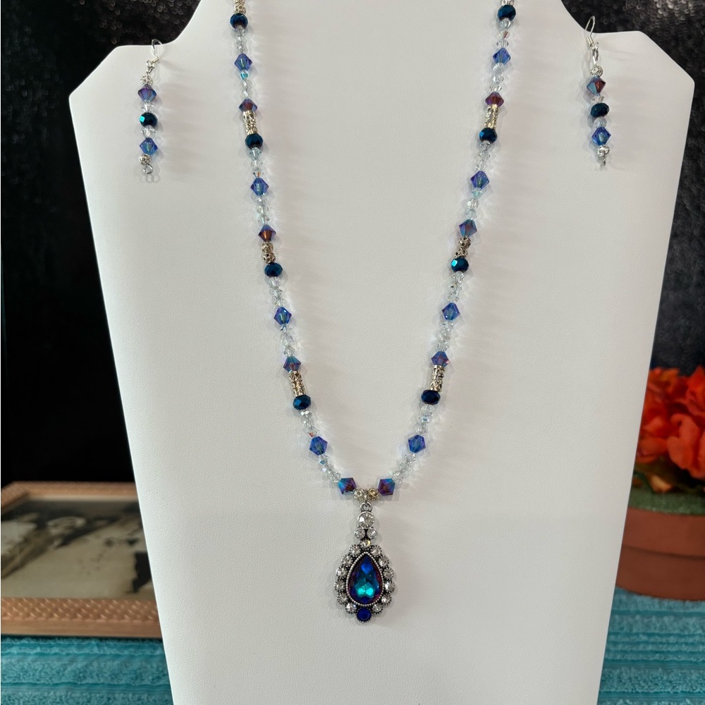 Elegant Blue Crystal Necklace and Earring Set